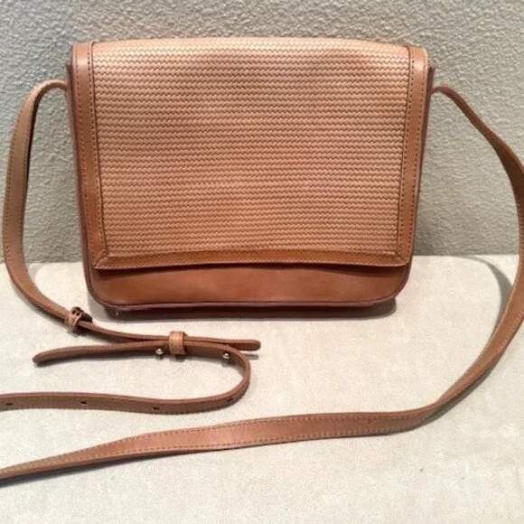 Nisolo Clara Crossbody Almond Purse New!
